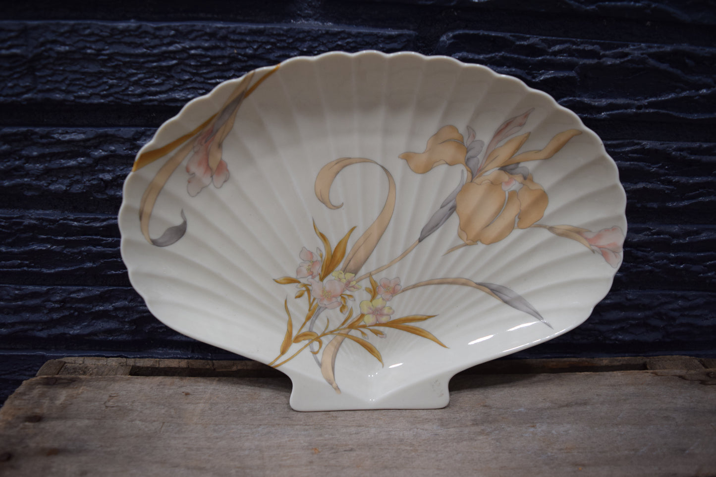 Floral Shell Plate
