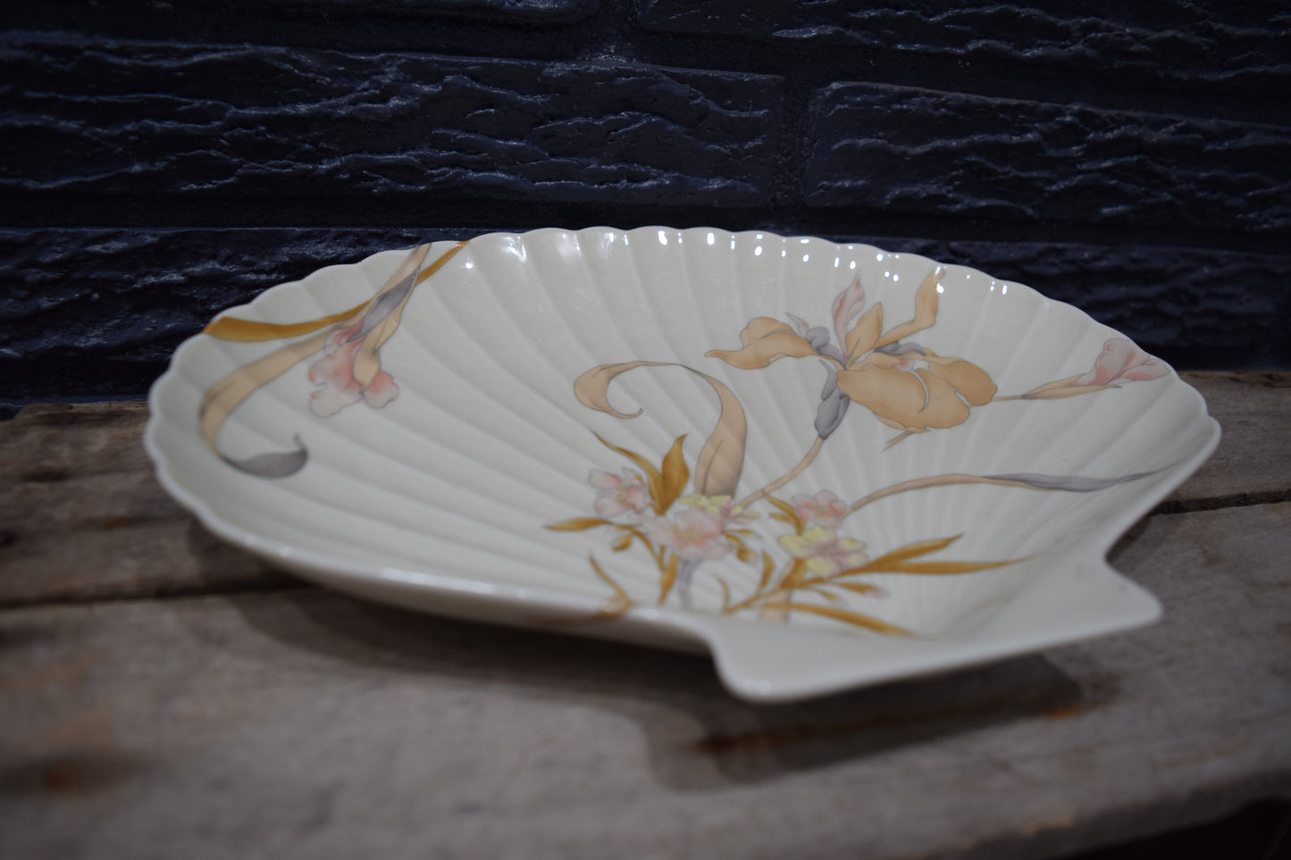 Floral Shell Plate